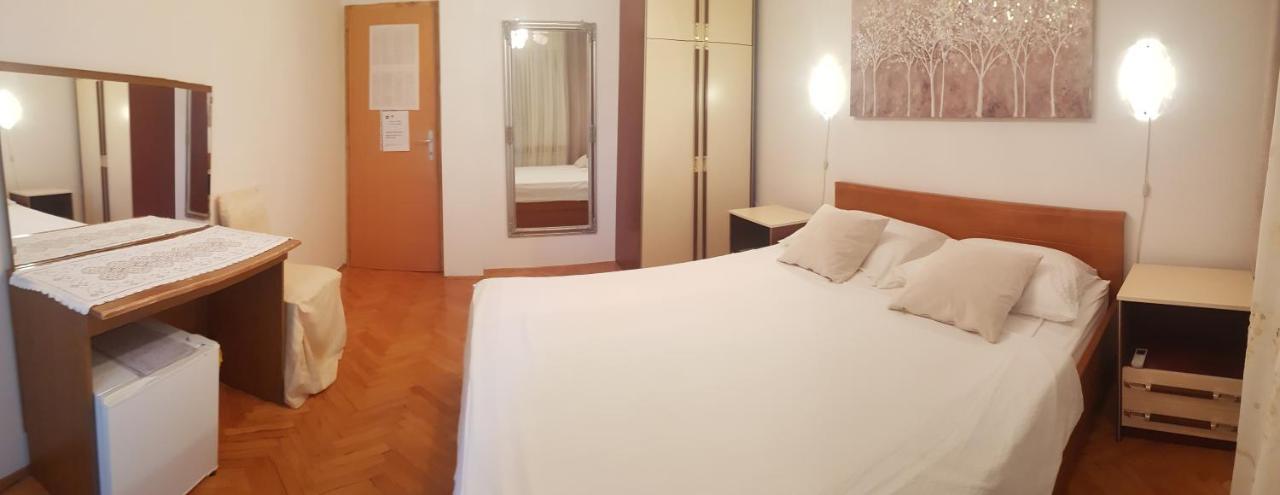 Aneli Rooms & Apartament Rovinj Extérieur photo