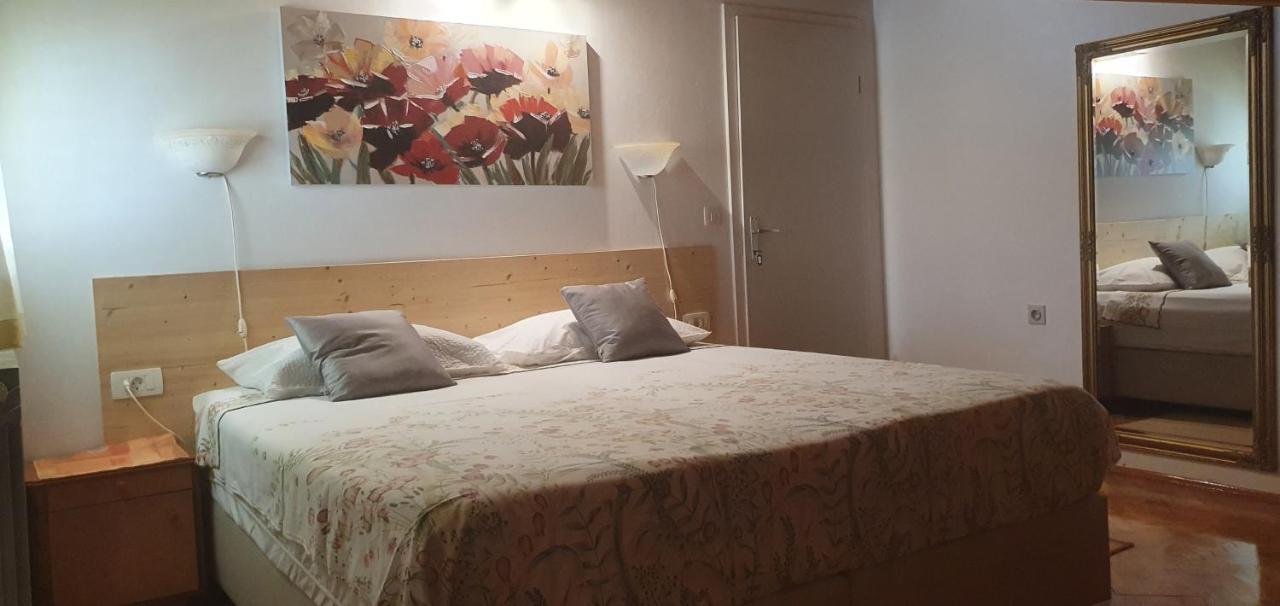 Aneli Rooms & Apartament Rovinj Extérieur photo